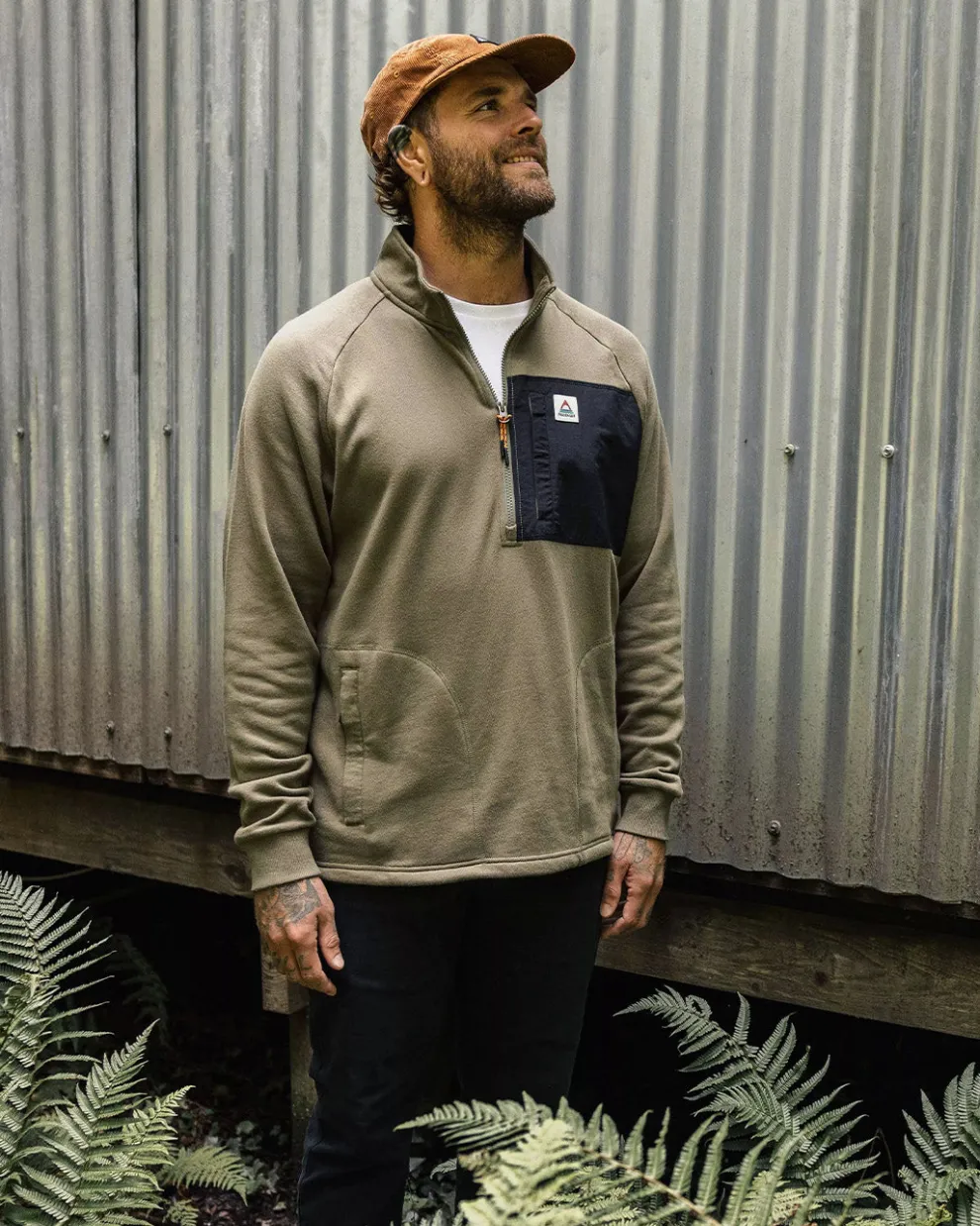 Offgrid 1/4 Zip Recycled Cotton Sweatshirt