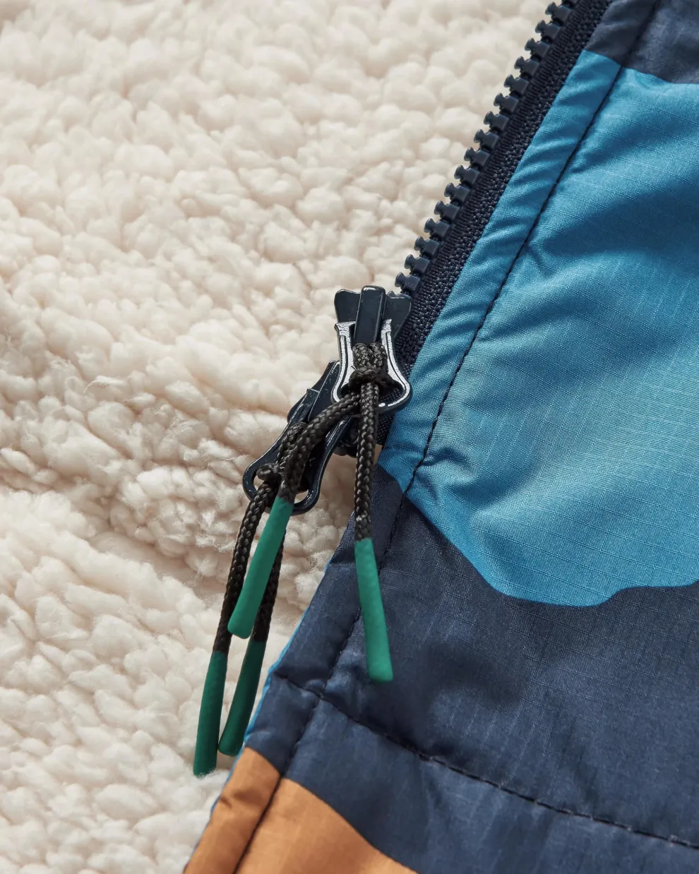 Waves Recycled Sherpa Lined Changing Robe